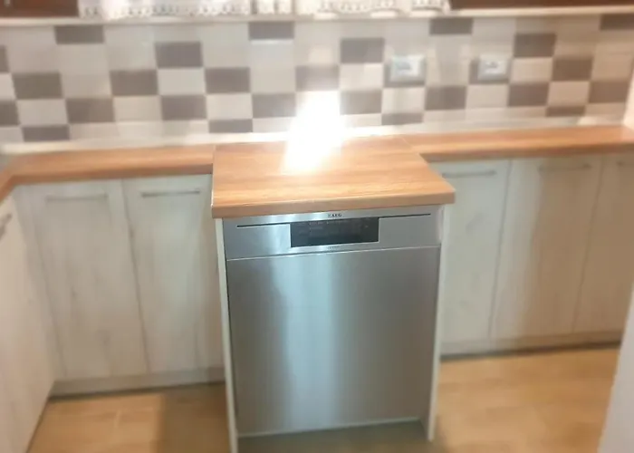 Cozy Nest Ledi 公寓 *