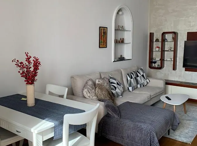 Cozy Nest Ledi アパート